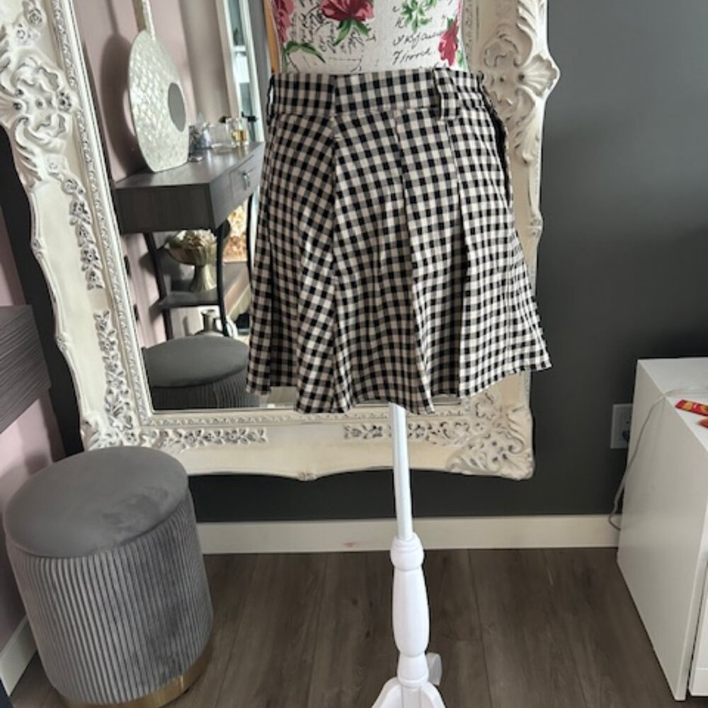 Skirt checkered mini skirt size 4 with pleat and flare